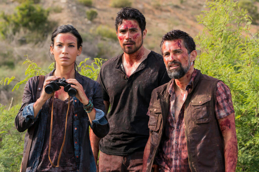 Danay Garcia as Luciana, Alfredo Herrera as Francisco (Scout), Carlos Sequra as Scout - Fear The Walking Dead _ Season 2